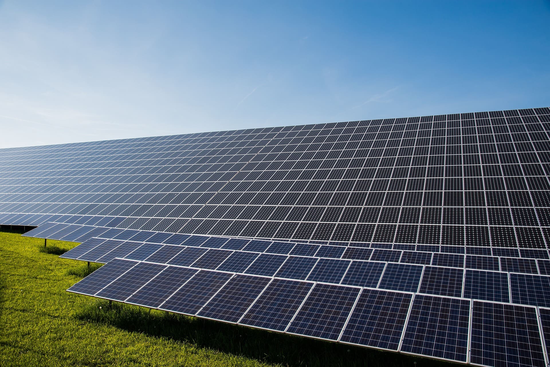 Cómo la termografía con drones ayuda a anticipar fallos en plantas fotovoltaicas